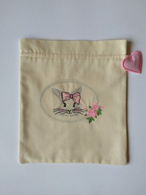 Bolsa talega conejita lazo rosa bordada