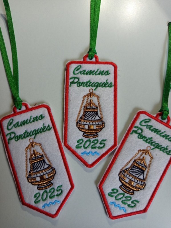 Embroidered botafumeiro patch personalizes path and year