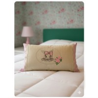 Funda de cojin bordado conejita topos rosa