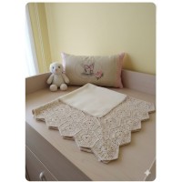 Toca de punto marfil con encajes de Nini