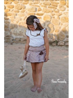 Conjunto Tilo Noma Fernández short efecto falda y blusa bordada